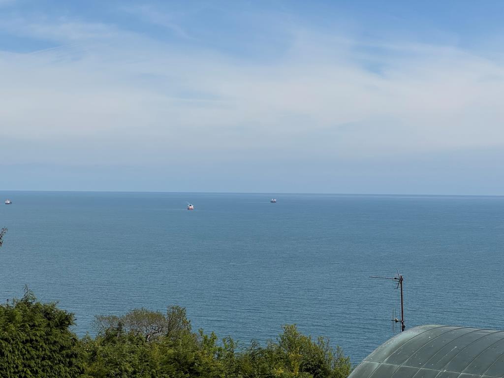 Lot: 142 - COTTAGE WITH SEA VIEWS FOR INVESTMENT OR OCCUPATION - The Sea View From the First Floor